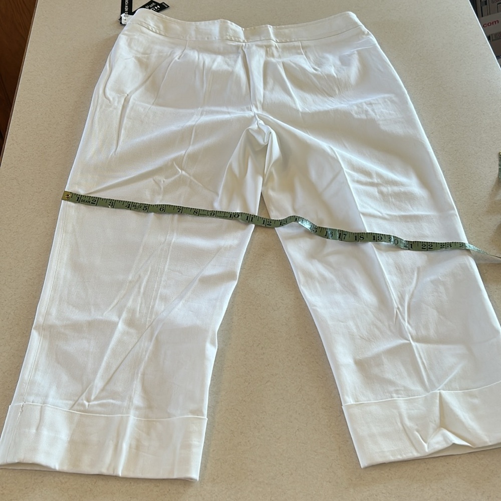 Briggs New York NWT Classic White Cropped Pants with Stretch Size 14 Tres Chic - Picture 9 of 11